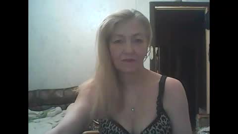 sweet4blonde67 online show from 02/03/25, 06:45