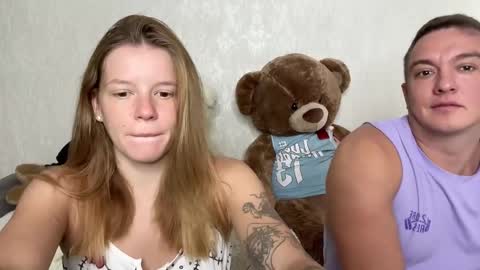 Mia and Robert online show from 09/29/25, 07:13