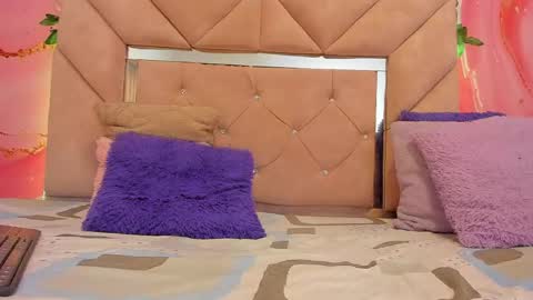 sweet__luna__ online show from 06/08/26, 11:10