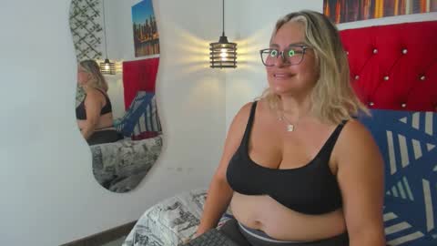 Carolina online show from 09/29/25, 04:01