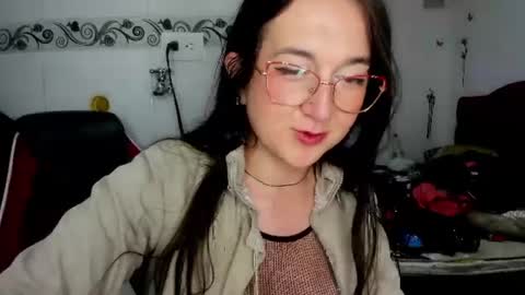 Snapshot of sweet__suck69bitch chatting on 06/29/26, 04:52 sweet__suck69bitch online show from 06/29/26, 04:52