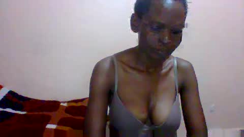 Snapshot of sweet_adora chatting on 02/17/25, 05:14 sweet_adora online show from 02/17/25, 05:14