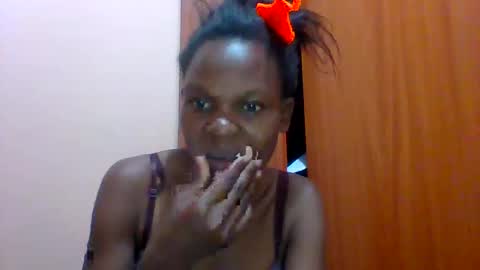 Snapshot of sweet_adora chatting on 02/24/25, 12:09 sweet_adora online show from 02/24/25, 12:09
