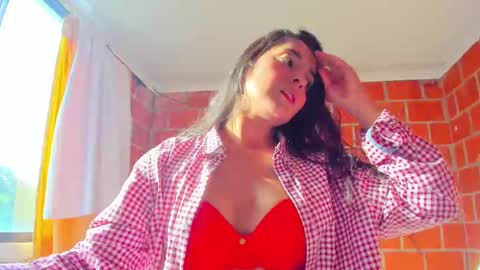 sweet and hot alaia online show from 10/12/25, 09:25