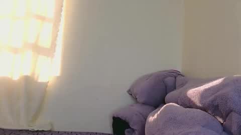 Snapshot of sweet_babees chatting on 05/18/26, 01:28 sweetheart online show from 05/18/26, 01:28
