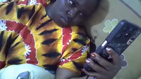 Snapshot of sweet_bela1 chatting on 09/09/25, 07:41 Queen online show from 09/09/25, 07:41