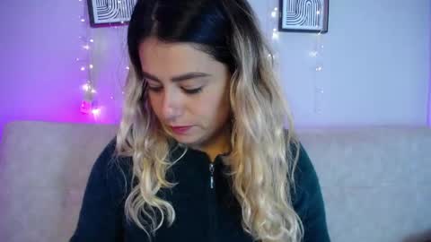 Bella Valery online show from 04/11/26, 02:10