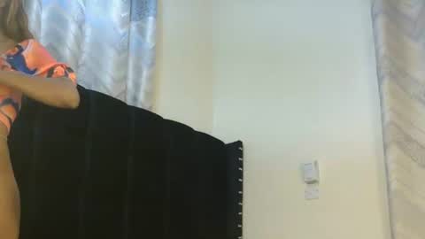 Snapshot of sweet_bobo chatting on 06/22/26, 08:17 Ocean online show from 06/22/26, 08:17