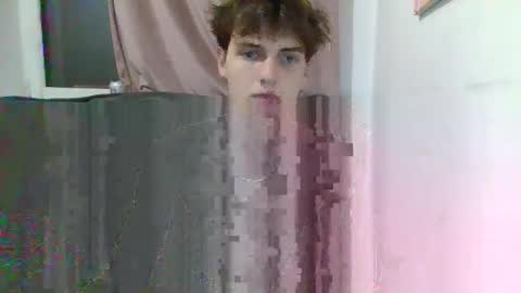 sweet_boy070 online show from 11/18/25, 04:55