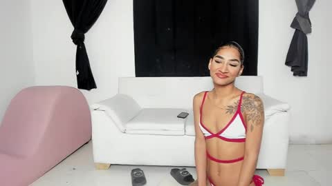 Snapshot of sweet_bunny29 chatting on 05/19/26, 01:11 x Angelica Daniels - mod Tio willy online show from 05/19/26, 01:11