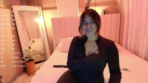 Snapshot of sweet_cami1 chatting on 01/26/25, 04:41 Camila online show from 01/26/25, 04:41