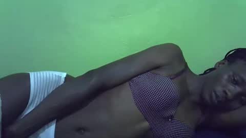 sweet_candie01 online show from 10/25/25, 11:40