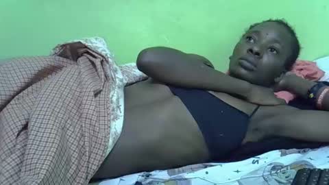 sweet_candie01 online show from 12/17/25, 03:45