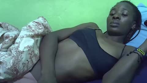 sweet_candie01 online show from 02/11/26, 06:29