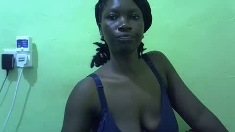 sweet_cherie1 online show from 05/26/26, 06:48