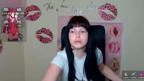 Snapshot of sweet_cherryg chatting on 05/25/26, 06:19 Ivy online show from 05/25/26, 06:19