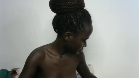 sweet_diva19 online show from 10/30/25, 09:04