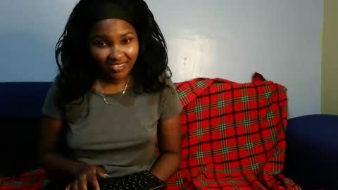 sweet_dollo online show from 09/28/25, 06:24