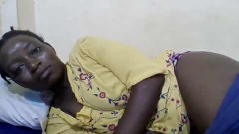 Snapshot of sweet_elena24 chatting on 04/26/26, 05:16 shillah online show from 04/26/26, 05:16