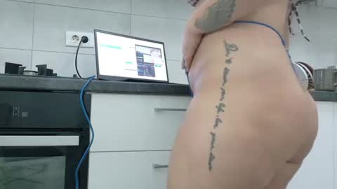 Snapshot of sweet_ella chatting on 07/22/26, 06:27 online show from 07/22/26, 06:27