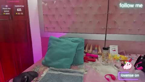  emmili  online show from 12/02/25, 11:59