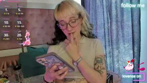 Snapshot of sweet_emmili chatting on 06/03/26, 02:33 emmili online show from 06/03/26, 02:33