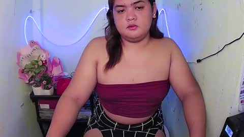sweet_frex123 online show from 10/12/25, 07:29