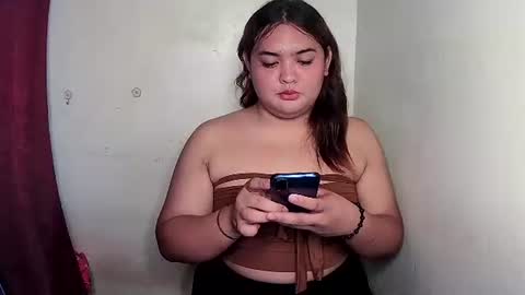 Snapshot of sweet_frex123 chatting on 11/23/25, 07:30 sweet_frex123 online show from 11/23/25, 07:30