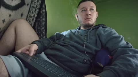 sweet_guy36 online show from 10/04/25, 03:32