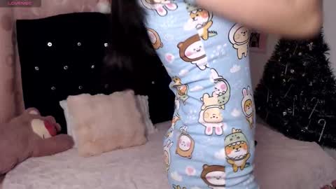 Snapshot of sweet_hannaah chatting on 12/22/25, 10:01 Hannah online show from 12/22/25, 10:01