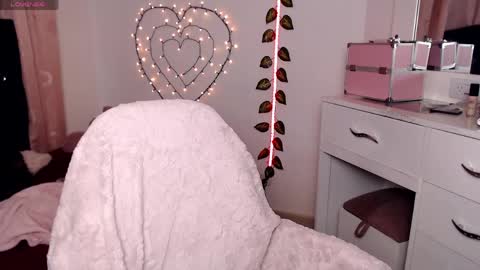 Snapshot of sweet_hannaah chatting on 05/20/26, 02:29 Hannah online show from 05/20/26, 02:29