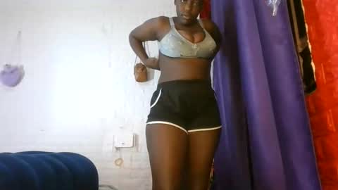 sweet_hennessey online show from 05/23/26, 09:08
