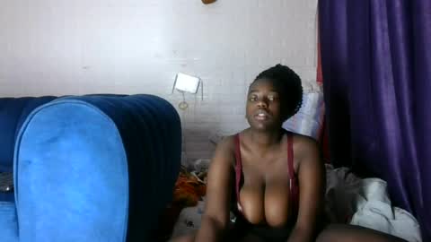 Snapshot of sweet_hennessey chatting on 06/28/26, 11:49 sweet_hennessey online show from 06/28/26, 11:49