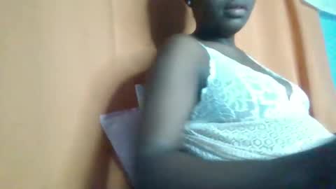 Snapshot of sweet_jamiie chatting on 10/21/25, 02:34 jay online show from 10/21/25, 02:34