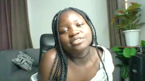 Snapshot of sweet_jenica chatting on 12/14/24, 08:34 ESTHER NEEMA online show from 12/14/24, 08:34