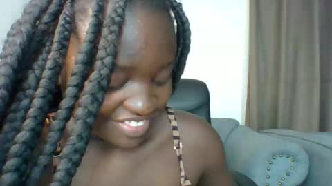 Snapshot of sweet_jenica chatting on 01/02/25, 07:33 ESTHER NEEMA online show from 01/02/25, 07:33