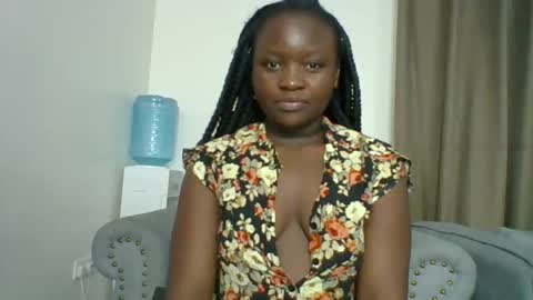 Snapshot of sweet_jenica chatting on 01/04/25, 04:44 ESTHER NEEMA online show from 01/04/25, 04:44