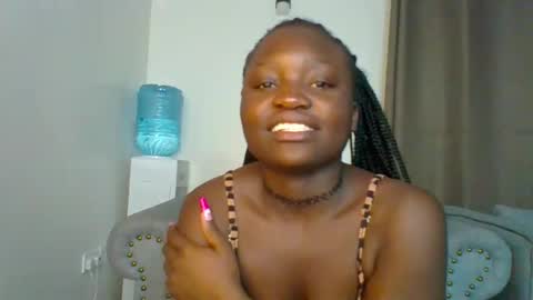 Snapshot of sweet_jenica chatting on 01/14/25, 04:47 ESTHER NEEMA online show from 01/14/25, 04:47