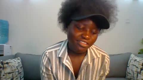 Snapshot of sweet_jenica chatting on 01/27/25, 05:03 ESTHER NEEMA online show from 01/27/25, 05:03
