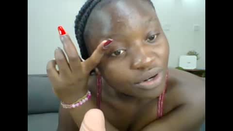 Snapshot of sweet_jenica chatting on 02/15/25, 08:00 ESTHER NEEMA online show from 02/15/25, 08:00