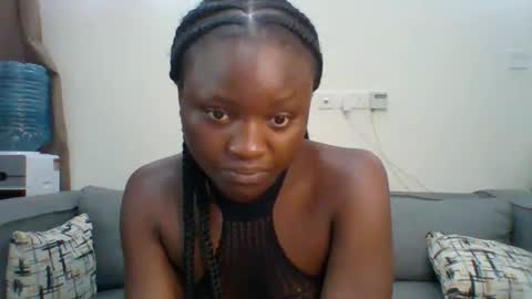 Snapshot of sweet_jenica chatting on 02/21/25, 05:02 ESTHER NEEMA online show from 02/21/25, 05:02