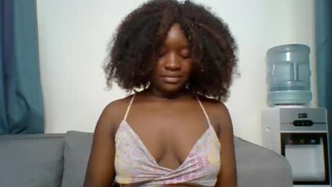 Snapshot of sweet_jenica chatting on 10/20/25, 04:13 ESTHER NEEMA online show from 10/20/25, 04:13