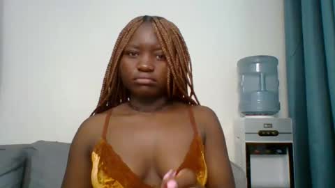 Snapshot of sweet_jenica chatting on 10/22/25, 04:35 ESTHER NEEMA online show from 10/22/25, 04:35