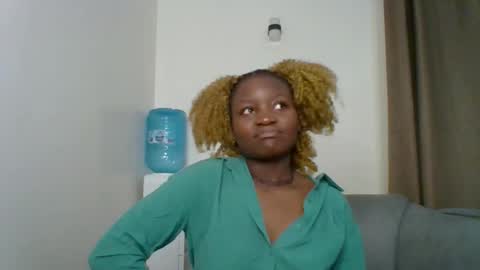 Snapshot of sweet_jenica chatting on 06/09/26, 04:35 ESTHER NEEMA online show from 06/09/26, 04:35