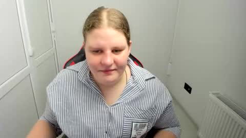 Snapshot of sweet_karla_la chatting on 05/12/26, 07:05 Karla online show from 05/12/26, 07:05
