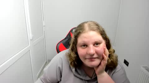 Snapshot of sweet_karla_la chatting on 05/26/26, 02:24 Karla online show from 05/26/26, 02:24