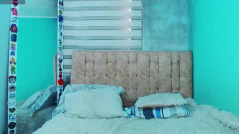 Help me to reach 100 thumps up online show from 11/28/25, 01:36