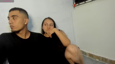 Chloe And Oliver online show from 11/04/25, 01:27