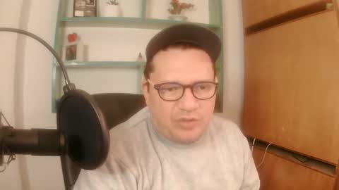 Snapshot of sweet_kisses_ chatting on 11/13/25, 12:26 sweet_kisses_ online show from 11/13/25, 12:26