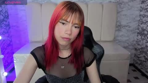 Snapshot of sweet_kitty_v chatting on 11/08/25, 02:17 Hi Stream 800 to 1400 online show from 11/08/25, 02:17